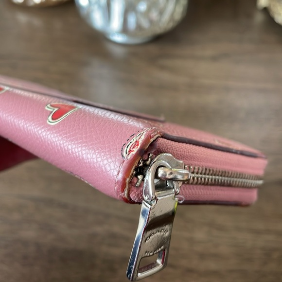 Coach Hearts Zippy Long Wallet - Picture 13 of 14